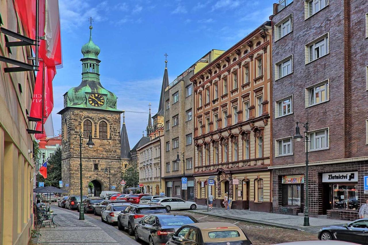 Peter'S Tower Apartments Prague Exterior photo