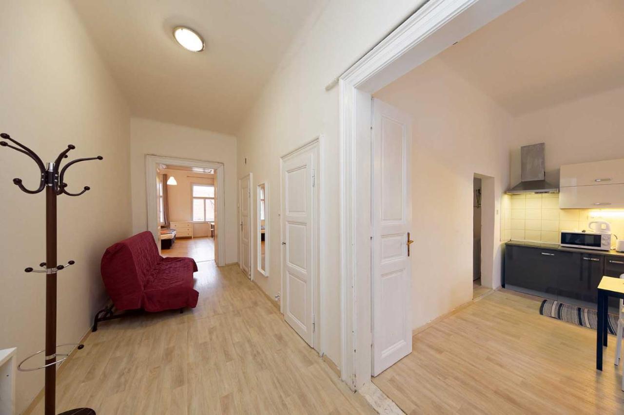 Peter'S Tower Apartments Prague Exterior photo