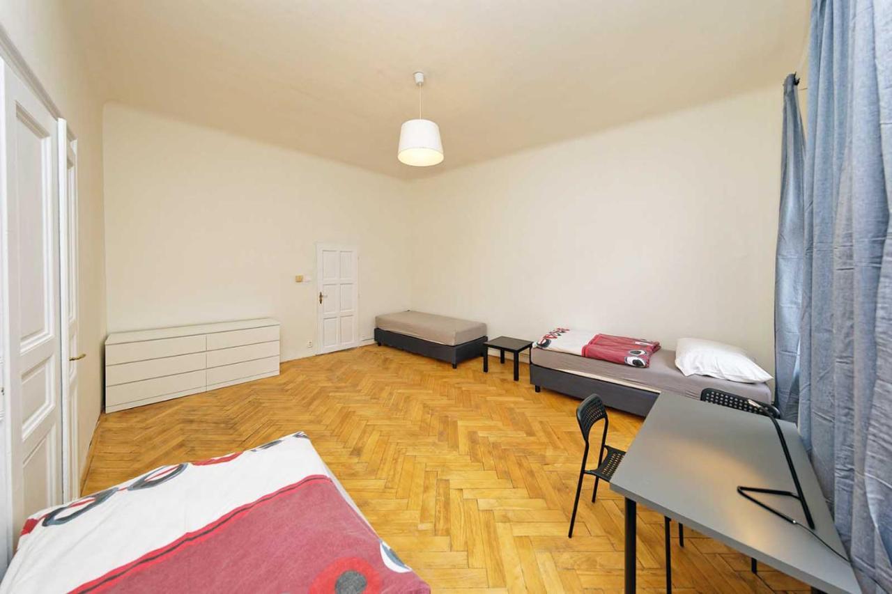 Peter'S Tower Apartments Prague Exterior photo