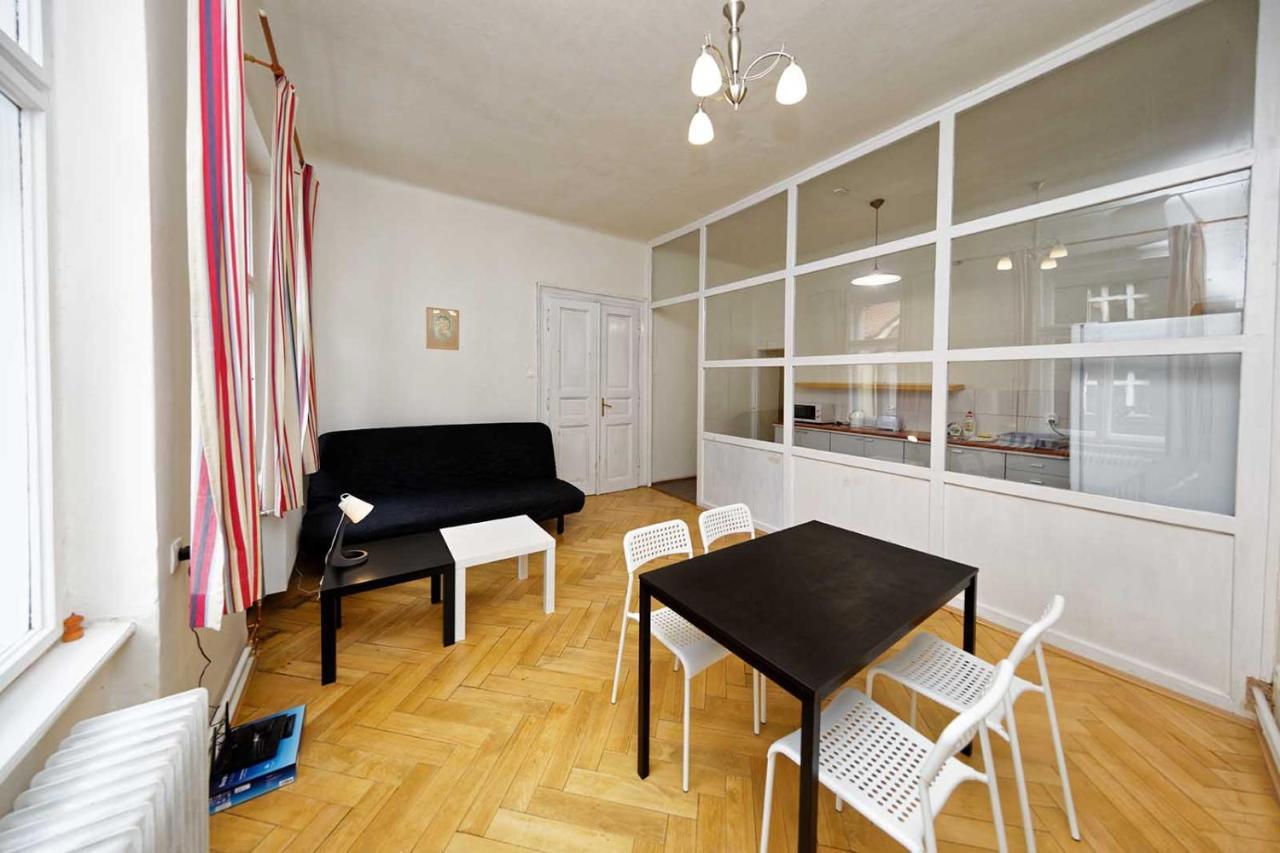 Peter'S Tower Apartments Prague Exterior photo